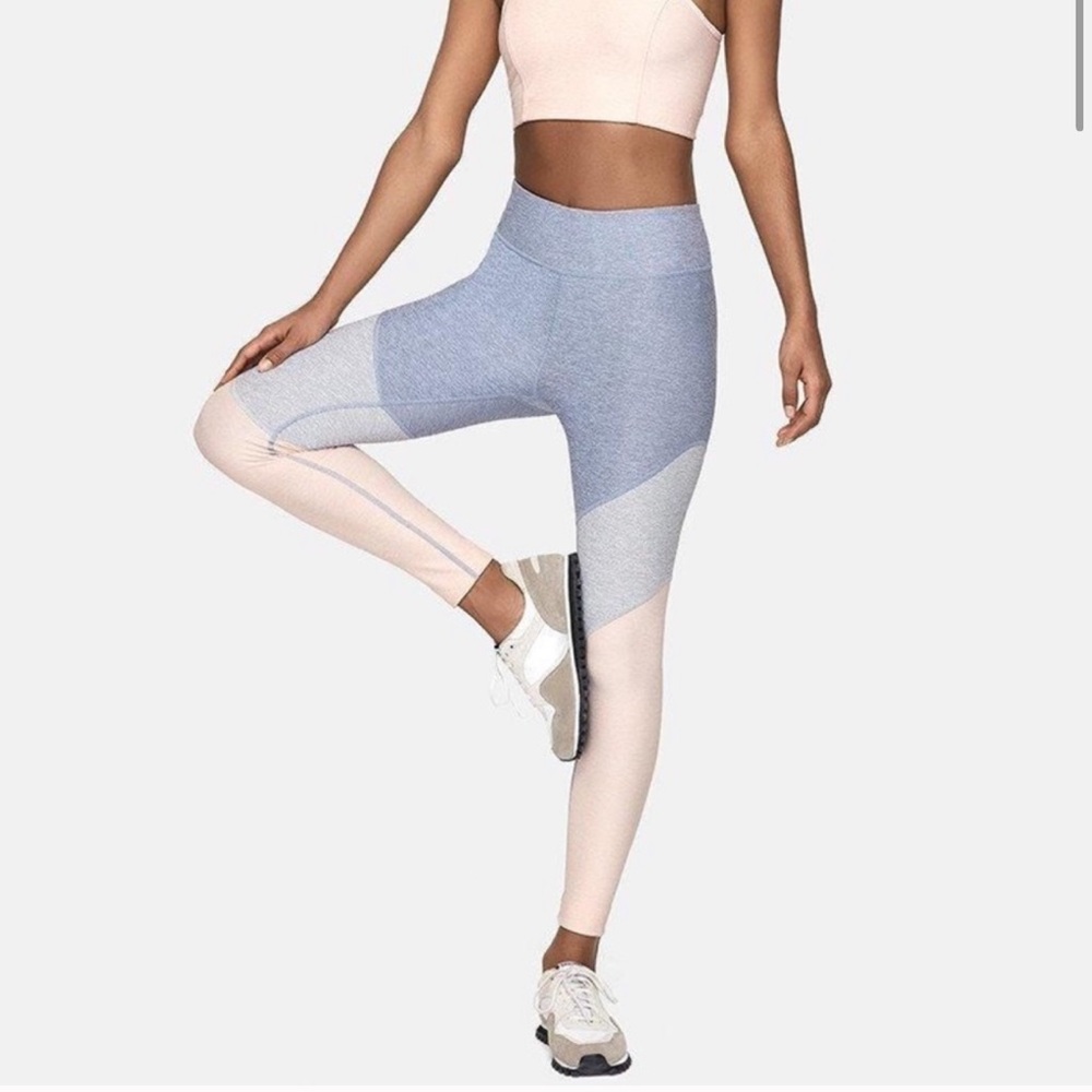 Outdoor voices 7/8 leggings and sports bra